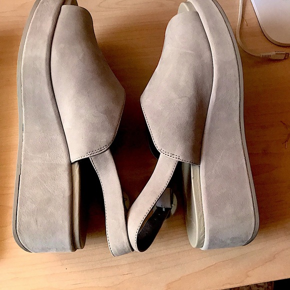 Camper Suede Sandals 7 - Picture 2 of 7